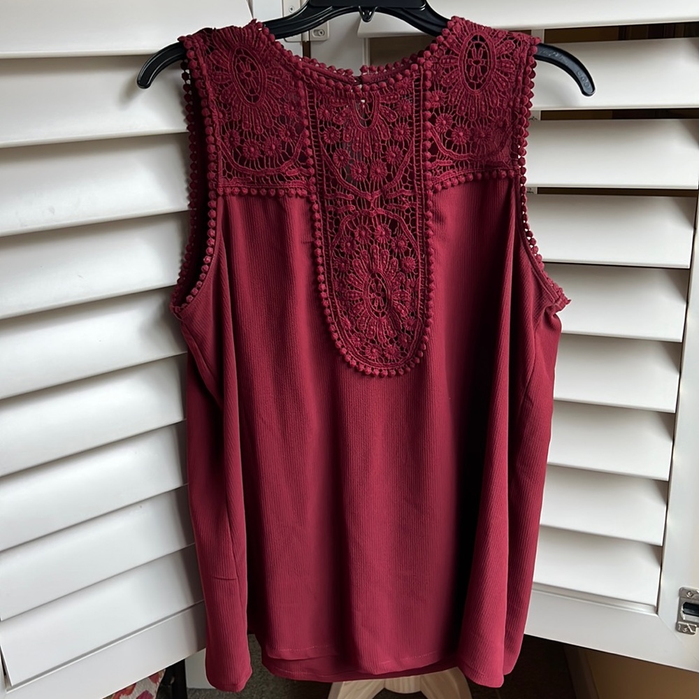 Halogen lace trim tank